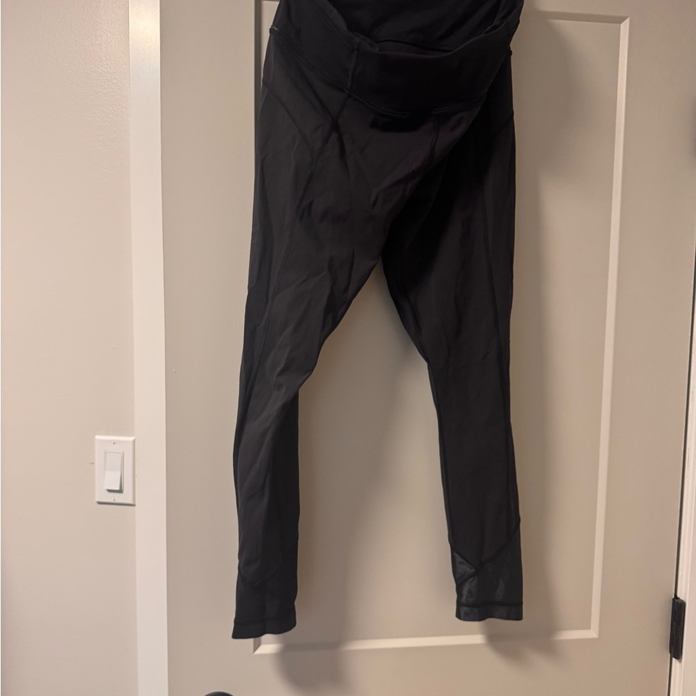 Lululemon Athletica Black Leggings Sleek Modern Fit
